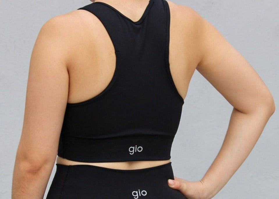 Top deportivo negro
